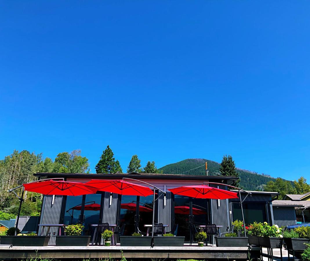 Kokanee Glacier Motel
